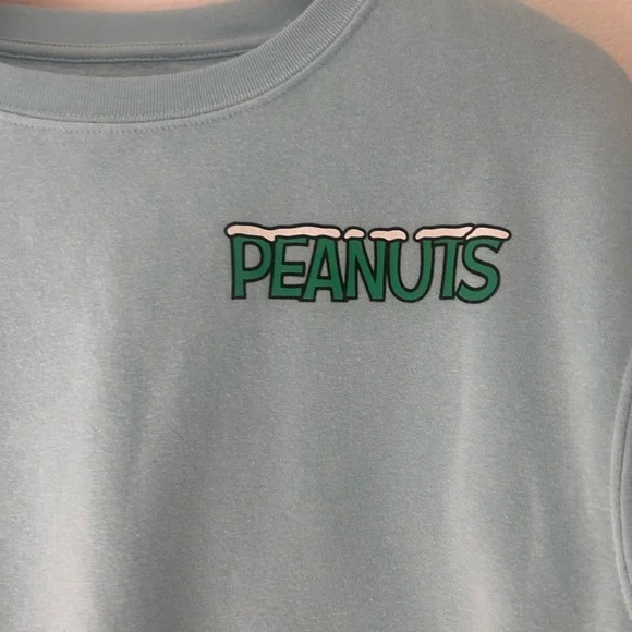 💙 Peanuts Small Light Blue Crewneck Sweatshirt – Snoopy & Friends Ice Skating - Picture 4 of 6